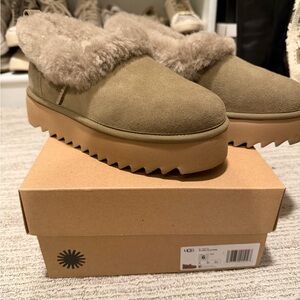 UGG Nita Genuine Shearling Slipper